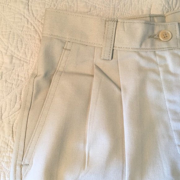 LADY EDWARDS Pleated Front High Rise Chino Short   NWT!! - Picture 3 of 10
